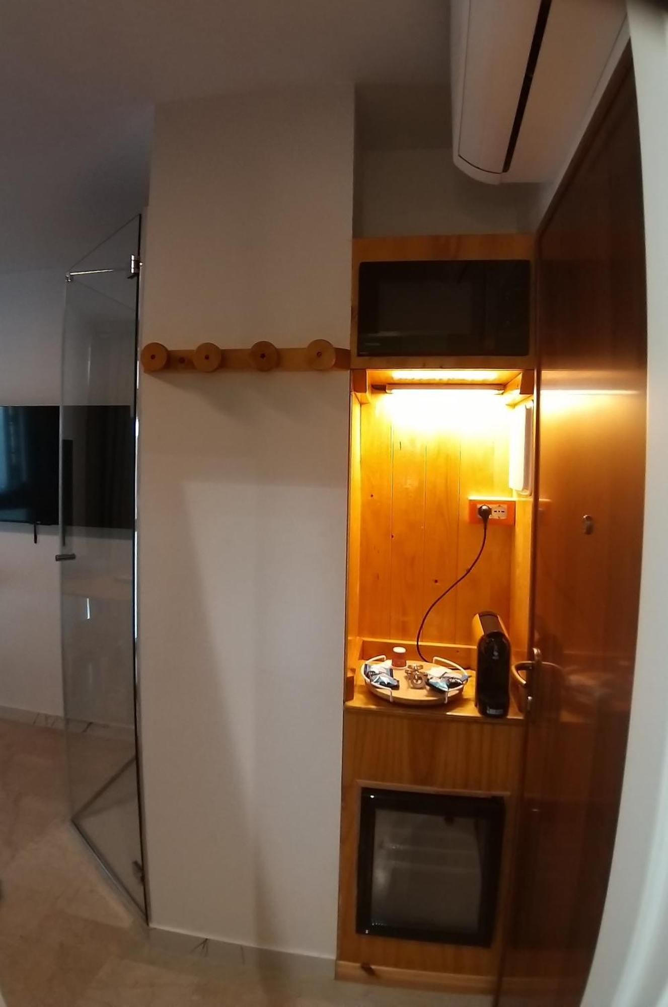 Alojamento de Acomodação e Pequeno-almoço 4roomz 3*